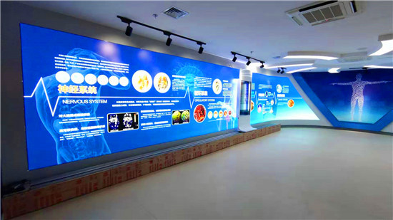 移動(dòng)透明滑軌屏案例展示_摩拓為多媒體交互技術(shù)